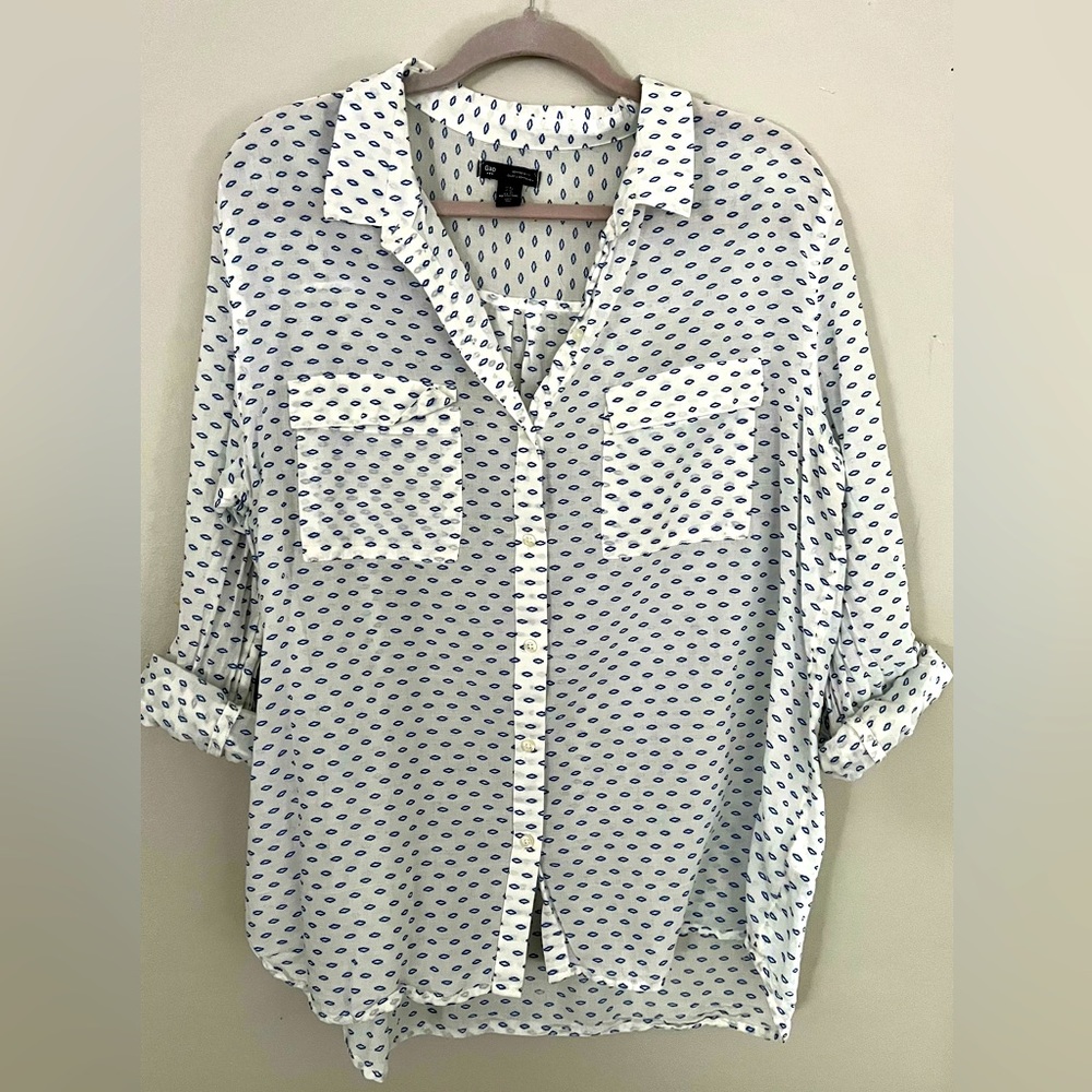 Light airy casual top.